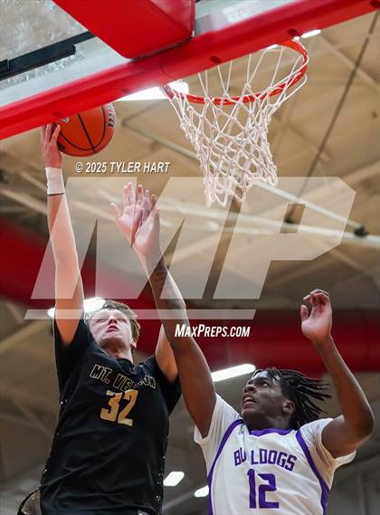 Thumbnail 1 in Mt. Vernon vs. Brownsburg (IHSAA 4A Regional) photogallery.