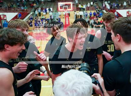 Thumbnail 3 in Mt. Vernon vs. Brownsburg (IHSAA 4A Regional) photogallery.