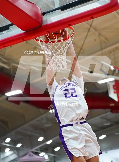 Thumbnail 3 in Mt. Vernon vs. Brownsburg (IHSAA 4A Regional) photogallery.
