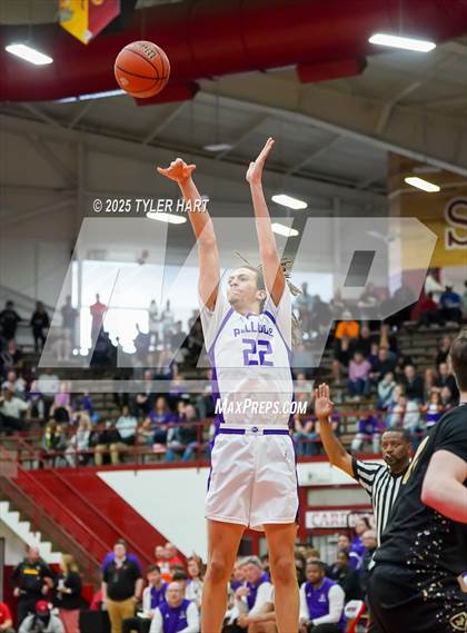Thumbnail 3 in Mt. Vernon vs. Brownsburg (IHSAA 4A Regional) photogallery.