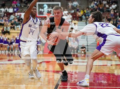 Thumbnail 2 in Mt. Vernon vs. Brownsburg (IHSAA 4A Regional) photogallery.