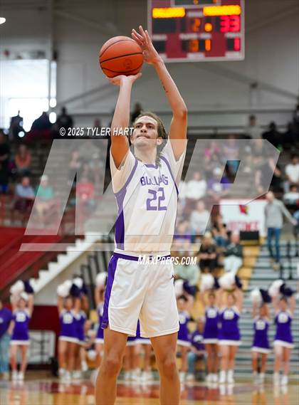 Thumbnail 3 in Mt. Vernon vs. Brownsburg (IHSAA 4A Regional) photogallery.