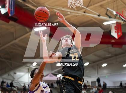 Thumbnail 2 in Mt. Vernon vs. Brownsburg (IHSAA 4A Regional) photogallery.