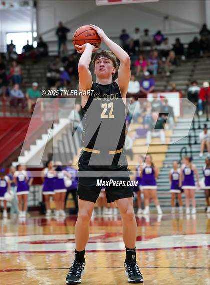 Thumbnail 3 in Mt. Vernon vs. Brownsburg (IHSAA 4A Regional) photogallery.