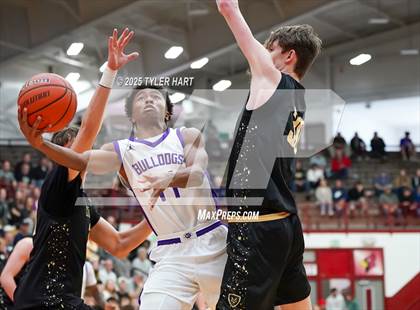 Thumbnail 1 in Mt. Vernon vs. Brownsburg (IHSAA 4A Regional) photogallery.