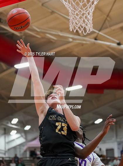Thumbnail 1 in Mt. Vernon vs. Brownsburg (IHSAA 4A Regional) photogallery.