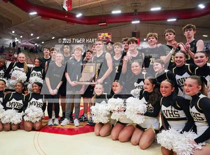 Thumbnail 3 in Mt. Vernon vs. Brownsburg (IHSAA 4A Regional) photogallery.