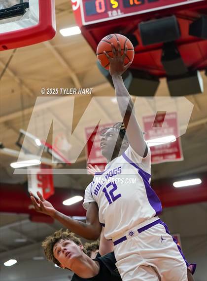 Thumbnail 1 in Mt. Vernon vs. Brownsburg (IHSAA 4A Regional) photogallery.