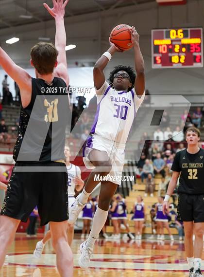 Thumbnail 2 in Mt. Vernon vs. Brownsburg (IHSAA 4A Regional) photogallery.