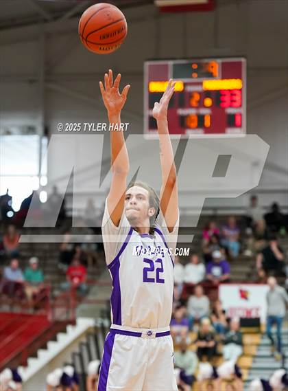 Thumbnail 2 in Mt. Vernon vs. Brownsburg (IHSAA 4A Regional) photogallery.