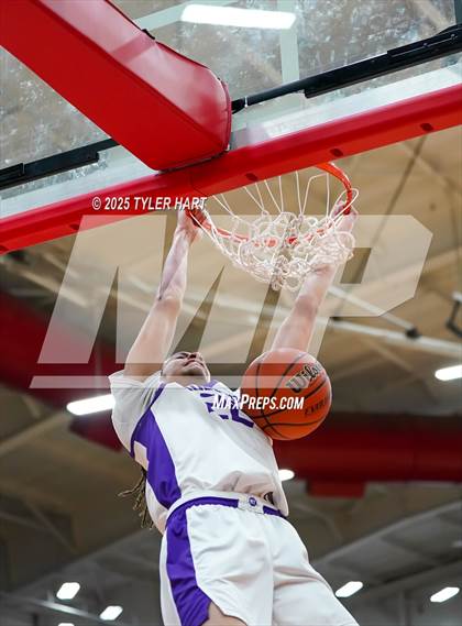 Thumbnail 3 in Mt. Vernon vs. Brownsburg (IHSAA 4A Regional) photogallery.