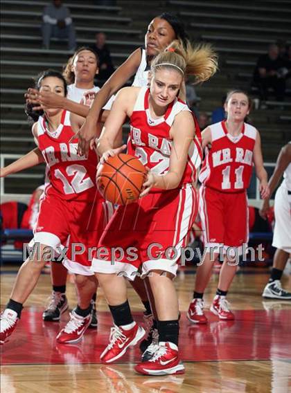 Thumbnail 3 in W.B. Ray vs MacArthur (McDonald's Texas Invitational) photogallery.