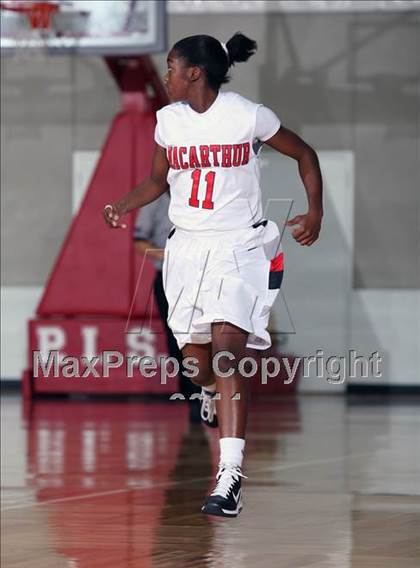 Thumbnail 3 in W.B. Ray vs MacArthur (McDonald's Texas Invitational) photogallery.