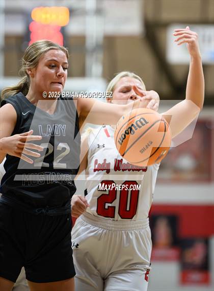 Thumbnail 1 in Buffalo Island Central vs Westside (Cavenaugh Classic) photogallery.