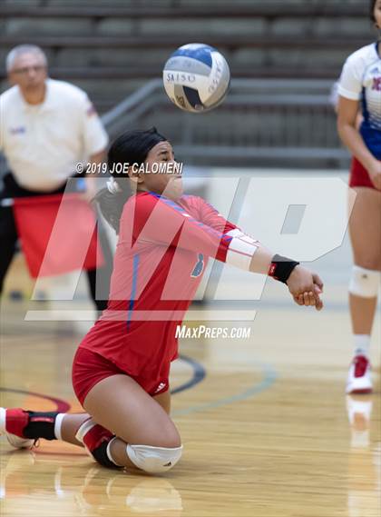 Thumbnail 1 in Burbank vs Jefferson photogallery.