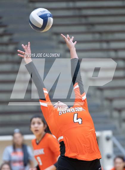 Thumbnail 3 in Burbank vs Jefferson photogallery.