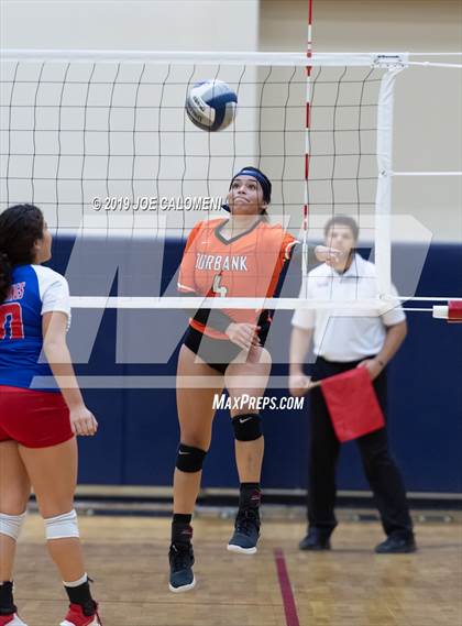 Thumbnail 2 in Burbank vs Jefferson photogallery.