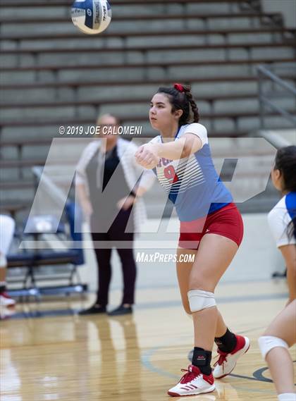 Thumbnail 2 in Burbank vs Jefferson photogallery.