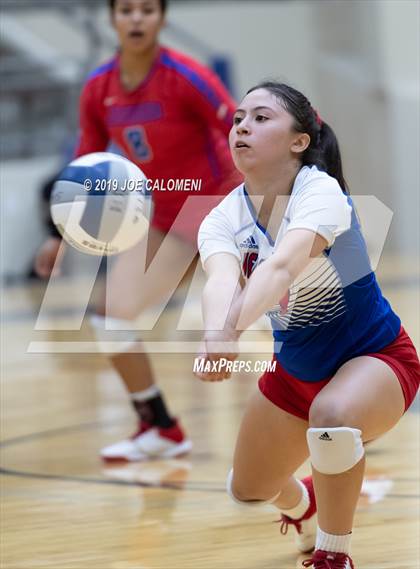 Thumbnail 2 in Burbank vs Jefferson photogallery.