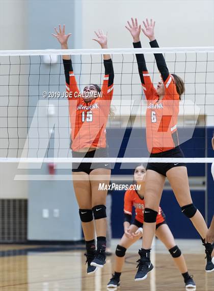 Thumbnail 3 in Burbank vs Jefferson photogallery.