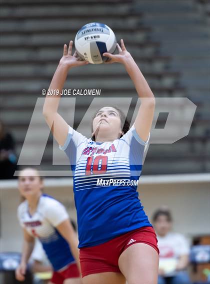 Thumbnail 3 in Burbank vs Jefferson photogallery.