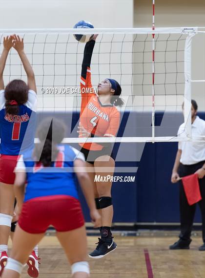 Thumbnail 3 in Burbank vs Jefferson photogallery.