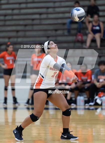 Thumbnail 3 in Burbank vs Jefferson photogallery.