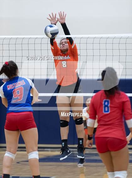 Thumbnail 3 in Burbank vs Jefferson photogallery.