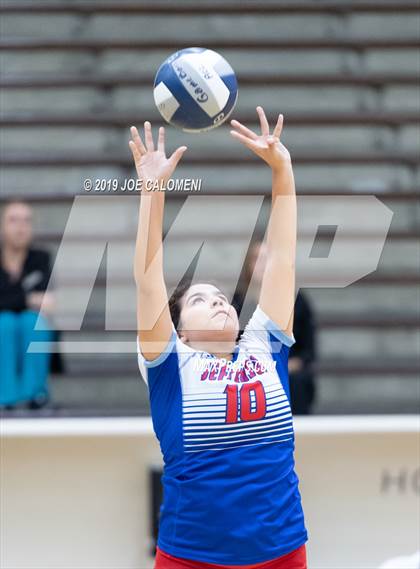 Thumbnail 3 in Burbank vs Jefferson photogallery.