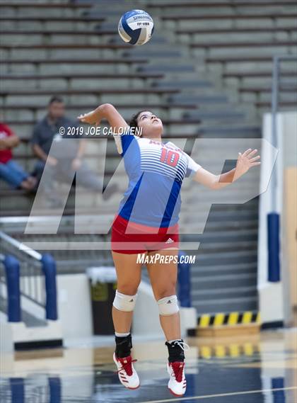 Thumbnail 2 in Burbank vs Jefferson photogallery.