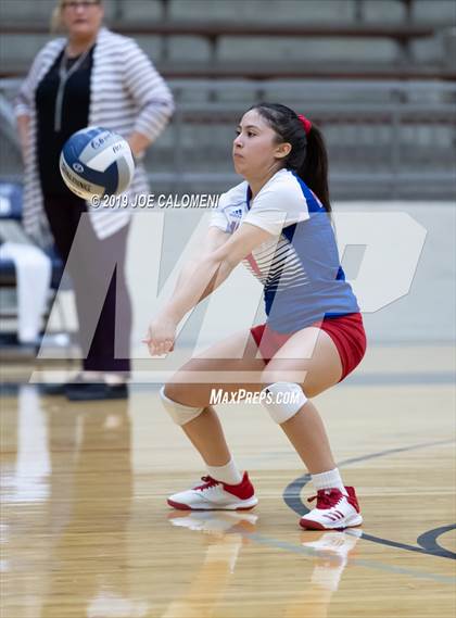 Thumbnail 3 in Burbank vs Jefferson photogallery.