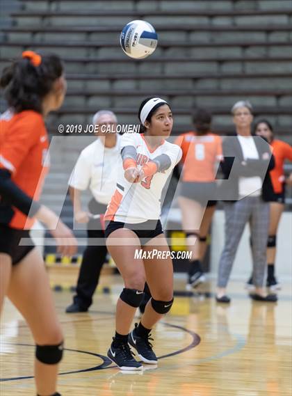 Thumbnail 3 in Burbank vs Jefferson photogallery.