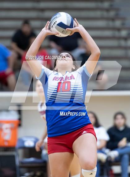 Thumbnail 1 in Burbank vs Jefferson photogallery.