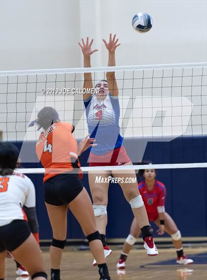 Thumbnail 3 in Burbank vs Jefferson photogallery.