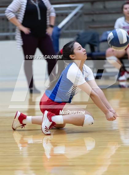 Thumbnail 3 in Burbank vs Jefferson photogallery.