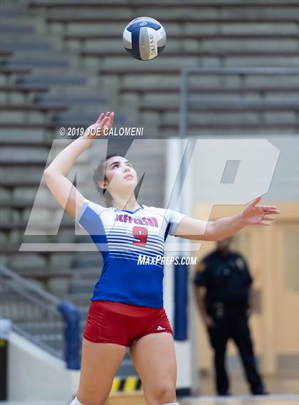 Thumbnail 3 in Burbank vs Jefferson photogallery.