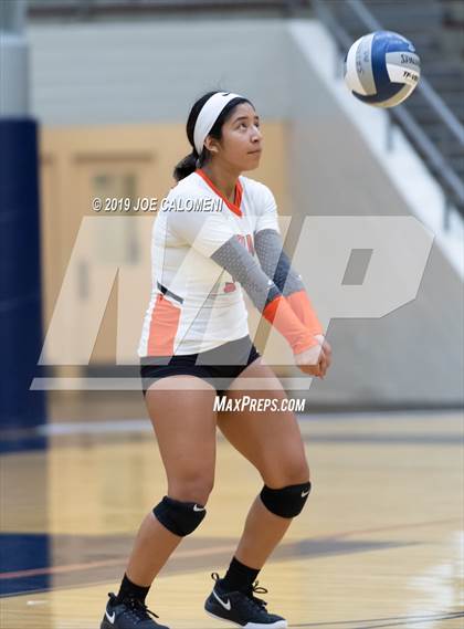 Thumbnail 3 in Burbank vs Jefferson photogallery.