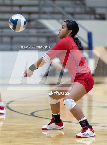 Thumbnail 3 in Burbank vs Jefferson photogallery.