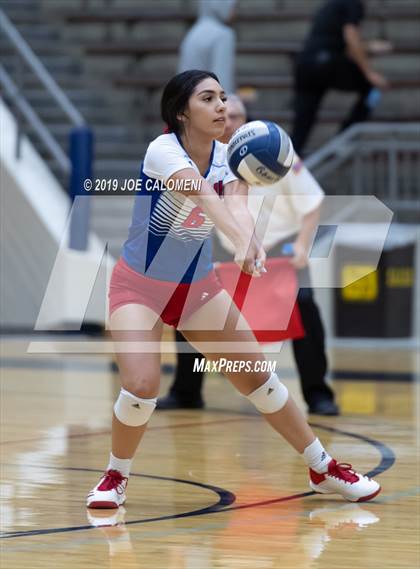 Thumbnail 3 in Burbank vs Jefferson photogallery.