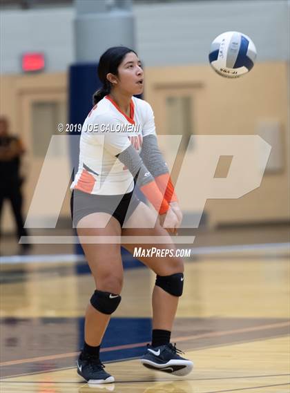 Thumbnail 3 in Burbank vs Jefferson photogallery.