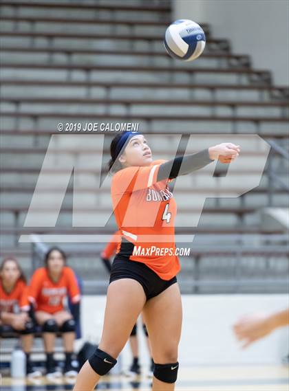 Thumbnail 3 in Burbank vs Jefferson photogallery.