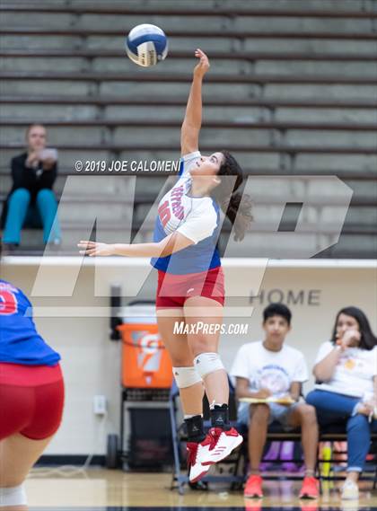 Thumbnail 2 in Burbank vs Jefferson photogallery.