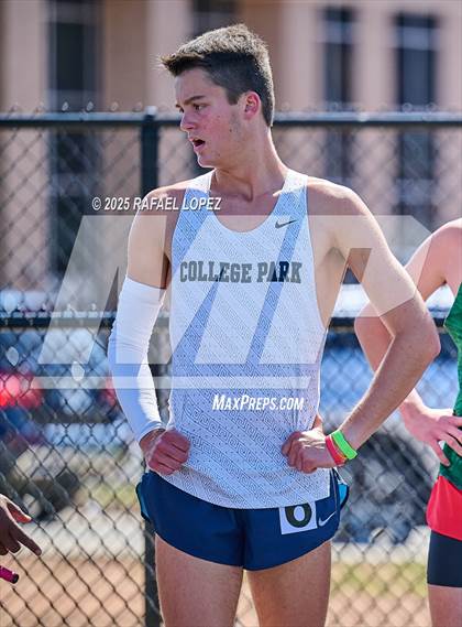 Thumbnail 1 in UIL 6A Track & Field Area 13&14 (800M) photogallery.