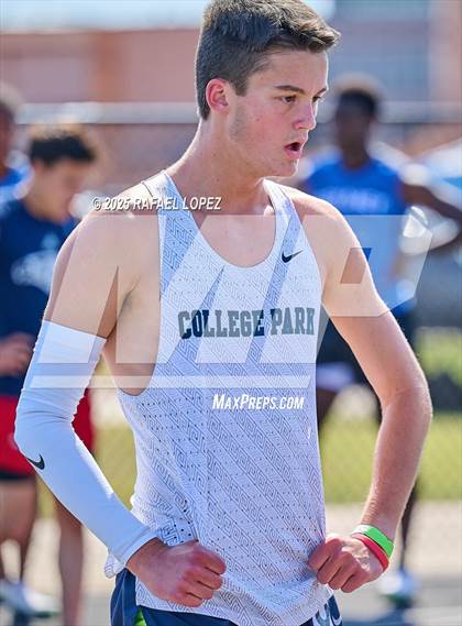Thumbnail 1 in UIL 6A Track & Field Area 13&14 (800M) photogallery.