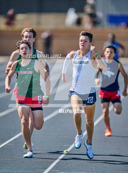 Thumbnail 2 in UIL 6A Track & Field Area 13&14 (800M) photogallery.
