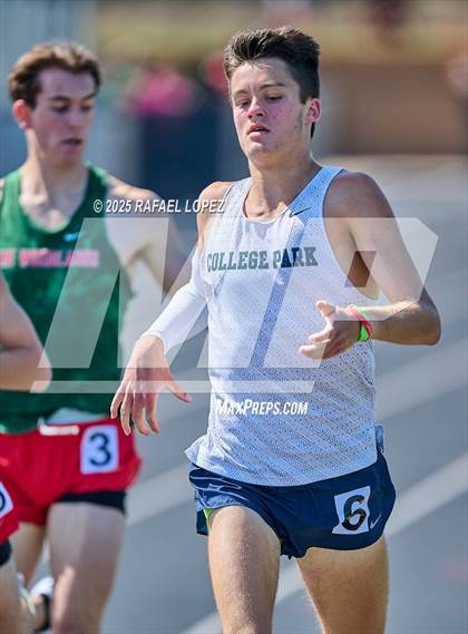 Thumbnail 1 in UIL 6A Track & Field Area 13&14 (800M) photogallery.