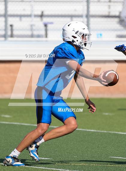 Thumbnail 2 in Peaster vs Mineral Wells (scrimmage) photogallery.