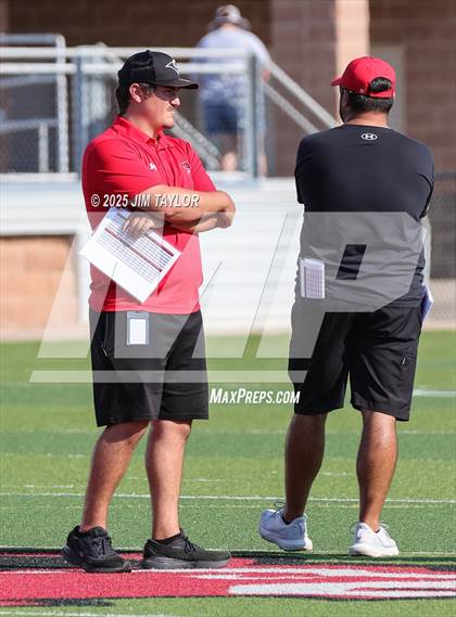 Thumbnail 3 in Peaster vs Mineral Wells (scrimmage) photogallery.