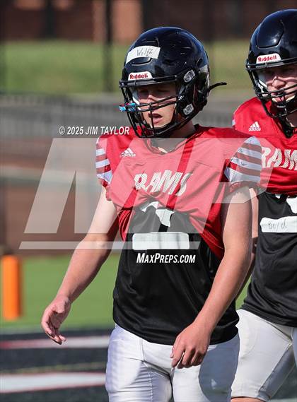 Thumbnail 3 in Peaster vs Mineral Wells (scrimmage) photogallery.