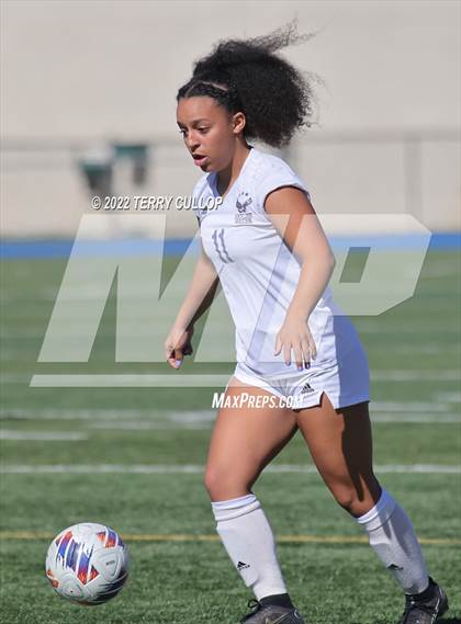 Thumbnail 2 in Skyline vs. Timpanogos (UHSAA 5A Semifinal) photogallery.